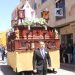 Peñaranda acompaña a la Virgen de la Misericordia en su desfile portada a costal por los hermanos de la cofradía de los nazarenos