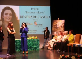 Una gran gala que «deja huella» en Peñaranda con ocho premiadas en la III edición de los premios anuales de NOTICIAS A TIEMPO
