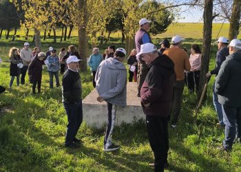 El Campo de Peñaranda suma 36 nuevos árboles frutales gracias al festival ecológico Arboleda y a la colaboración de los vecinos
