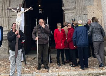 Cantaracillo vive su Semana Santa con la procesión del Jueves Santo acompañando al Nazareno y a la Virgen de la Soledad