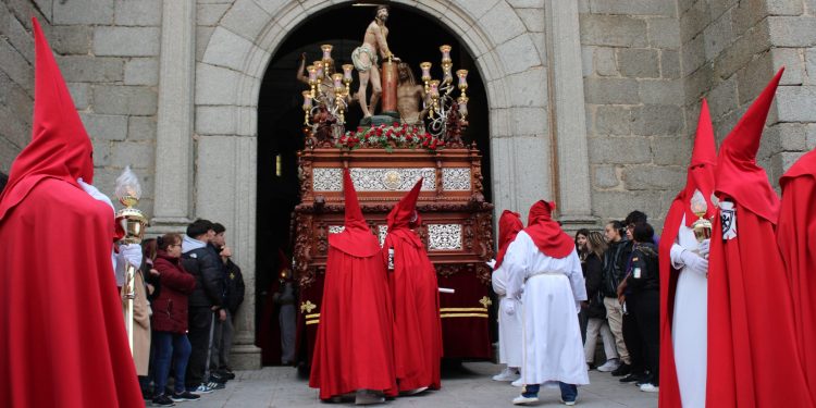 Jesús de Medinaceli, Jesús Flagelado y la Virgen de la Esperanza culminan su encuentro en el Jueves Santo de Peñaranda