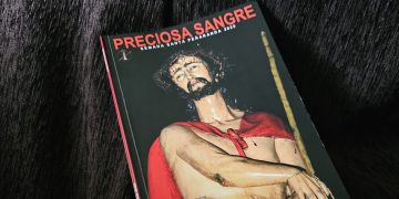 La cofradía peñarandina de la Preciosa Sangre edita su libro de Semana Santa con desfiles procesionales, cultos y colaboraciones