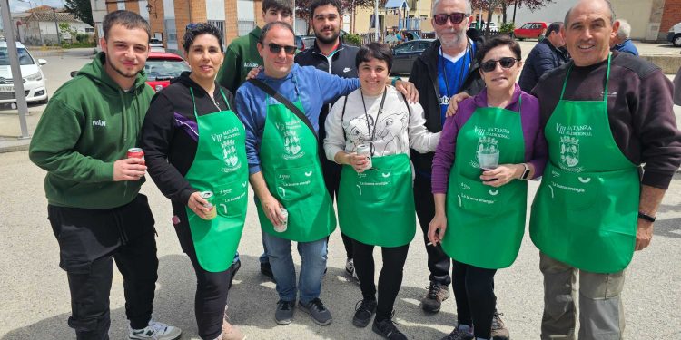 Cantaracillo cierra el ciclo matancero en la comarca con una gran fiesta y un original concurso de beber en bota de vino