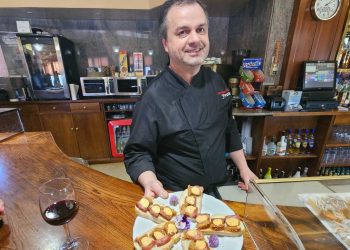 La XV Feria del Pincho llena de ambiente festivo Macotera con las cinco propuestas gastronómicas de los hosteleros de la villa
