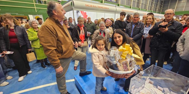 Macotera clausura con gran éxito sus dos ferias: casi 4.000 visitantes y sorteos de productos de la tierra entre el público