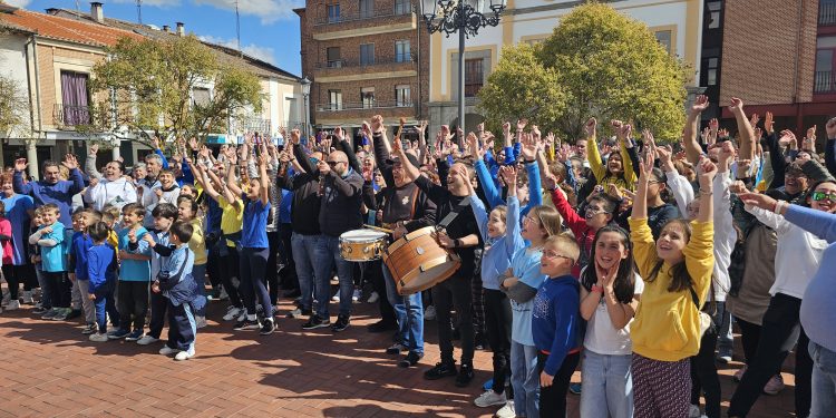Peñaranda vive una auténtica fiesta en el templete para grabar el vídeo de preselección que enviará a la tele para el Grand Prix