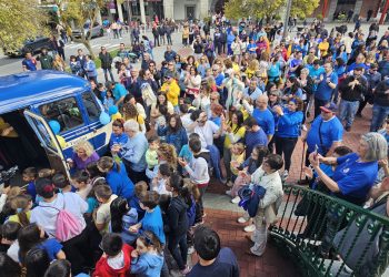 Peñaranda vive una auténtica fiesta en el templete para grabar el vídeo de preselección que enviará a la tele para el Grand Prix