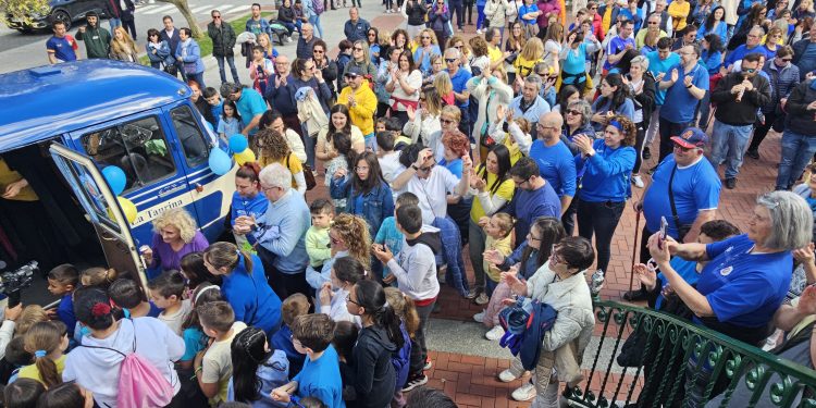 Peñaranda vive una auténtica fiesta en el templete para grabar el vídeo de preselección que enviará a la tele para el Grand Prix