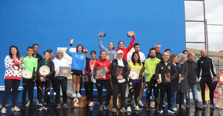 Carlos Rodríguez del Salmántica Triathlon y Verónica Sánchez del Vino de Toro ganan la carrera De la Cuna al Sepulcro