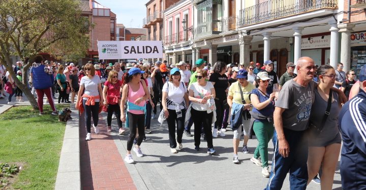 La solidaridad vuelve a brillar en Peñaranda con la XV edición de la marcha de Acopedis que reúne a caminantes de toda la comarca