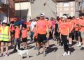 La VIII edición del Paseo Saludable de Paradinas de San Juan llena calles y caminos con una multitudinaria marea naranja