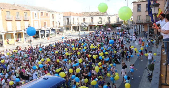 El Grand Prix desata pasiones en Peñaranda: globos amarillos y azules, aplausos y lanzamiento de camisetas en la grabación
