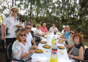 Rágama, Paradinas, Zorita, Palacios, Poveda, El Campo y Villar cierran el mes de las flores con una convivencia en El Hinojal