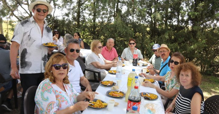 Rágama, Paradinas, Zorita, Palacios, Poveda, El Campo y Villar cierran el mes de las flores con una convivencia en El Hinojal