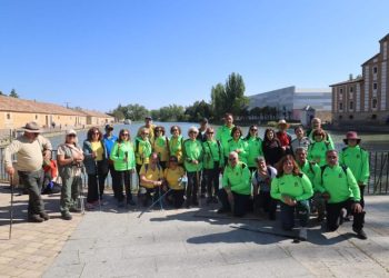 El club Camino el Cristo de Alaraz disfruta de una ruta por el Canal de Castilla, un gran e histórica obra de ingeniería hidráulica