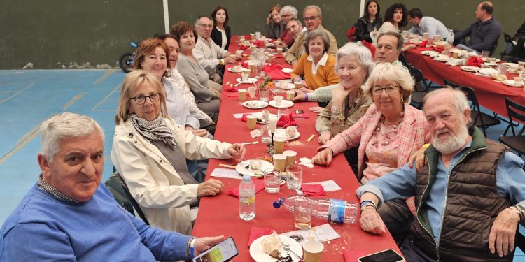 Alaraz recibe mayo con la fiesta anual de la histórica y centenaria asociación de socorros mutuos Santo Cristo del Monte