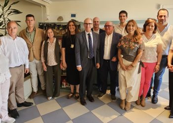 El presidente de la Diputación visita Dulca en Peñaranda: «Si no hay proyectos empresariales, si no hay talento empresarial, si no hay emprendedores, no tenemos nada que hacer, no hay futuro»