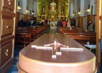 «¿Qué hacemos con el difunto?»: la indignación de una funeraria ante el caos por la tramitación telemática de los enterramientos