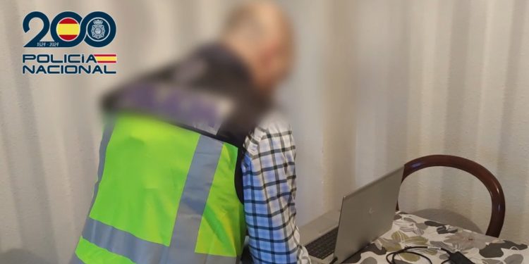 La Policía Nacional detiene a 35 personas, una de ellas en Salamanca, por almacenar e intercambiar pornografía infantil