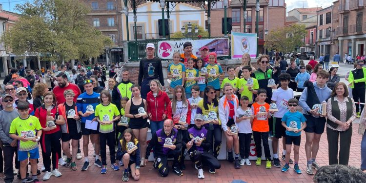 Peñaranda vive una nueva fiesta del deporte intergeneracional con la XXXI edición de la carrera popular «Hijos, padres y abuelos»