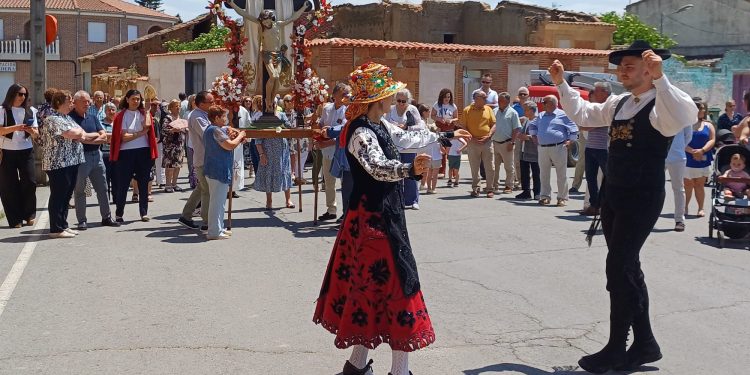 420 celemines y buen provecho para honrar en Villoruela al Santo Cristo de la Esperanza en el comienzo de sus fiestas patronales