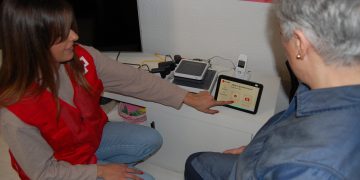 Voces en Red: la iniciativa de Cruz Roja para paliar la soledad no deseada que reciben ya 34 personas en la zona de Peñaranda