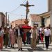 Ventosa del Río Almar acompaña al Santo Cristo de la Calzada y a la Virgen en un desfile encabezado por el histórico pendón