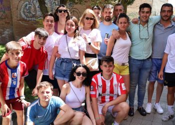 Gran ambiente en el VII torneo de fútbol sala organizado por la cofradía de la Esperanza en el pabellón cubierto de Peñaranda