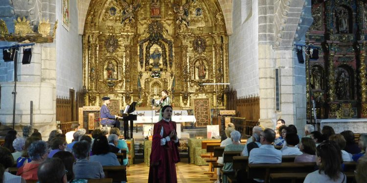 «Arcos y Ecos» se estrena con gran éxito en Macotera y este fin de semana llegará a las iglesias de Paradinas y Cantaracillo