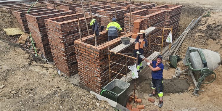 Ni nichos ni columbarios: los peñarandinos siguen eligiendo las sepulturas como opción mayoritaria para el descanso eterno