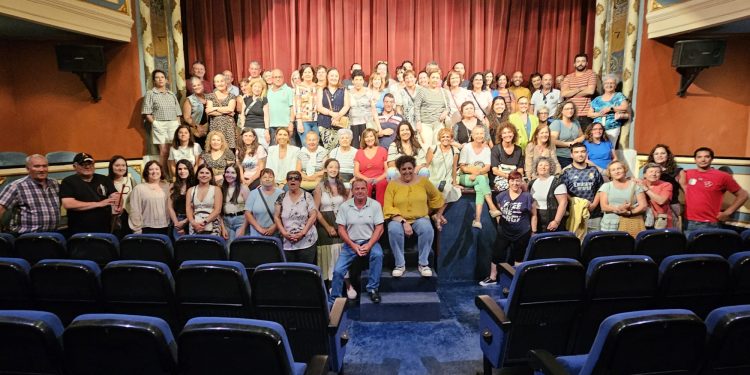 Peñaranda da instrucciones al público del Grand Prix y la alcaldesa hace un llamamiento al comportamiento ejemplar en la grabación