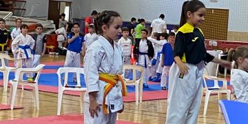 Gran papel de los karatekas peñarandinos en el Campeonato en edad escolar de Castilla y León celebrado en La Bañeza (León)