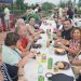 La fiesta del barrio peñarandino de Los Chopos reúne a vecinos y visitantes en torno a una barbacoa seguida de juegos y música
