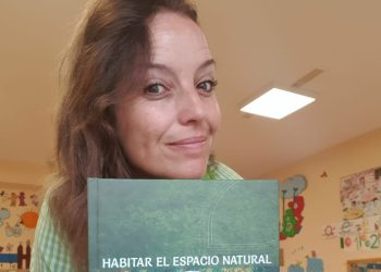 La escritora macoterana Oliva Martínez Arroyo publica «Conectar infancia y naturaleza» basado en su experiencia como educadora