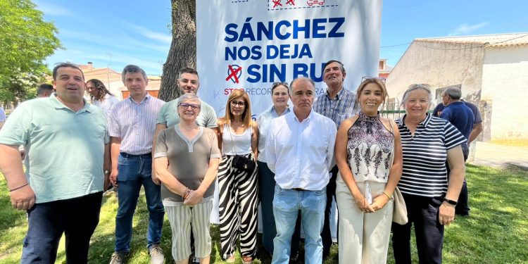 La comarca de Peñaranda, presente en la reivindicación del PP contra el recorte de paradas de autobús que plantea el Gobierno