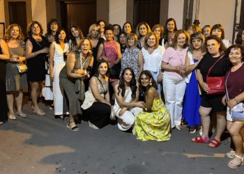 Alumnas de zumba disfrutan en Peñaranda de una animada cena  en plena recta final para despedir el curso esta temporada