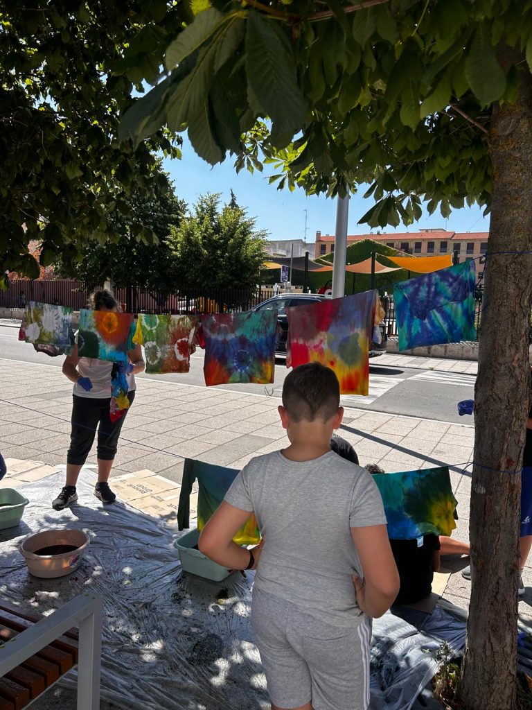 Actividad creativa con camisetas Penaranda