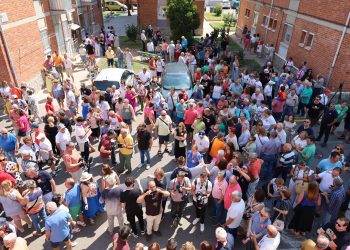 Peñaranda se moviliza en una gran concentración vecinal para reclamar bomberos profesionales en la comarca: «Lo de hoy es el primer paso de una batalla que no ha hecho más que empezar»