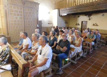 «Arcos y Ecos» sigue su gira por la comarca peñarandina y suma un nuevo éxito en la iglesia parroquial de Nava de Sotrobal