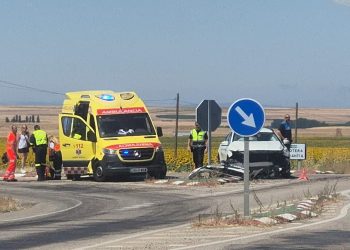 El accidente de tráfico ocurrido en el cruce de las carreteras de Alba y Macotera deja en Peñaranda dos mujeres heridas