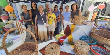 Así son las «Manitas Creativas» de Alaraz que han recaudado 1.400 € para Pyfano con las manualidades creadas por ellas