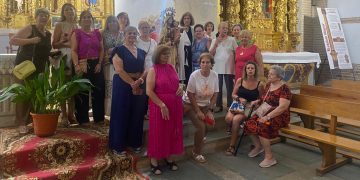 La asociación de mujeres de El Campo de Peñaranda festeja a su patrona, la Virgen del Carmen, con misa y una animada comida
