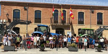 El homenaje de los agricultores de Cantalpino al joven David Lafoz se hace viral con más de 140.000 reproducciones de vídeo