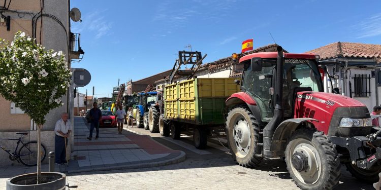 El homenaje de los agricultores de Cantalpino al joven David Lafoz se hace viral con más de 140.000 reproducciones de vídeo