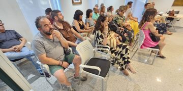 Las peticiones del comercio de Peñaranda: más aparcamientos, mejor señalización de la zona comercial y vales descuento