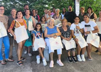 Cordovilla inaugura los talleres de bordado «Al Fresco» como antesala a sus fiestas patronales y con éxito de participación