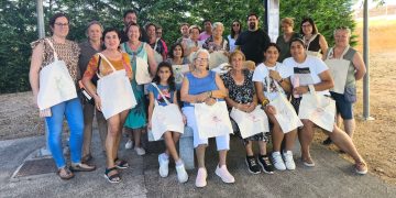 Cordovilla inaugura los talleres de bordado «Al Fresco» como antesala a sus fiestas patronales y con éxito de participación
