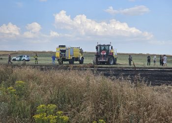 Nuevo incendio agrícola en la comarca en el término municipal de Bóveda del Río Almar con Bomberos de la Junta y Villares