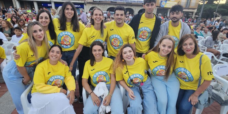 Peñaranda disfruta de su paso por El Grand Prix del Verano en una plaza abarrotada de público y con gran ovación para el equipo