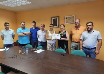 La Mancomunidad Peñaranda entrega a la asociación DEBRA Piel de Mariposa los 1.135 euros recaudados en su II fiesta anual